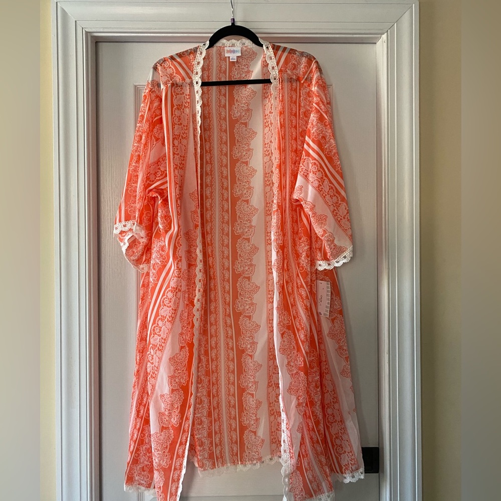 ❤️ Lularoe Valentine Collection Chloe coverup. L